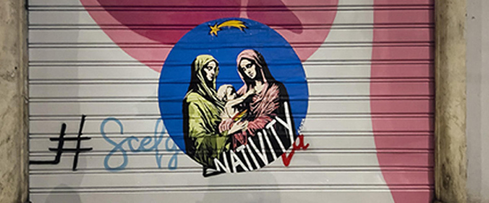 Natale, l’ultimo sfregio degli Lgbt: due Madonne che crescono Gesù Bambino in un murales