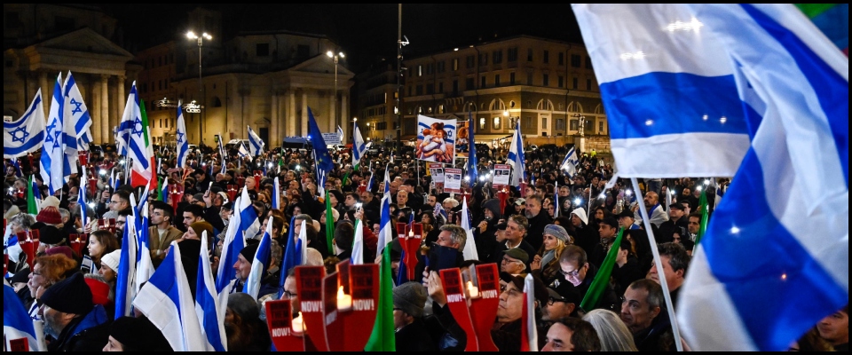 In migliaia a Roma per dire no al terrorismo e all’antisemitismo. Sul palco ministri e opposizione