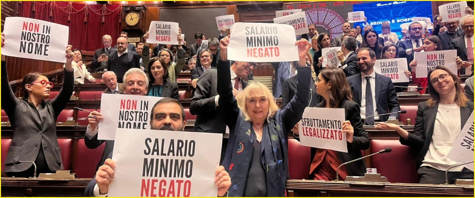 Salario minimo, sì della Camera al testo. Teatrino dell’opposizione: “Non in nostro nome”