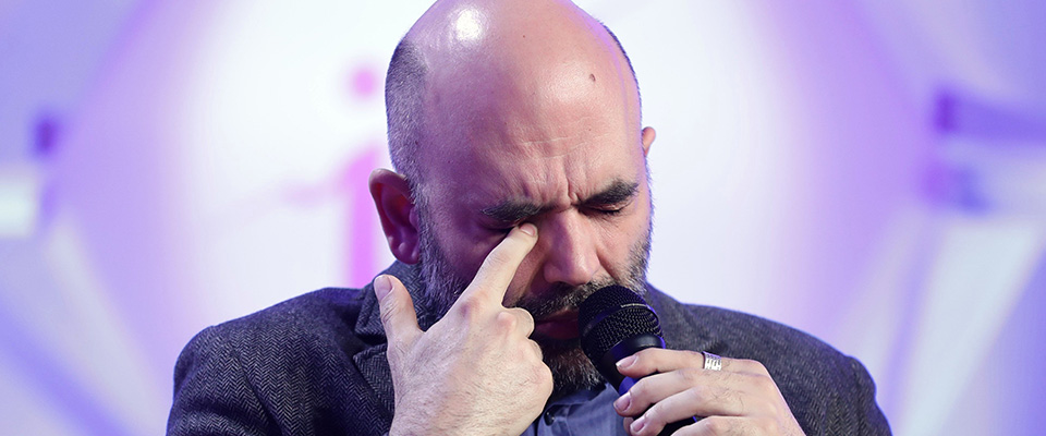 Saviano delira sulla festa di Atreju: “Devono cambiargli nome”. E si commuove per Toni Negri