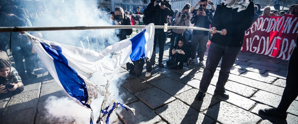 La Questura dice no al corteo pro Palestina nel giorno della Memoria. Ma c’è chi sfilerà lo stesso