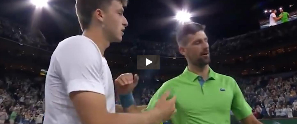 Impresa del giovane Luca Nardi: batte Djokovic e vola ai quarti degli Indian Wells (video)