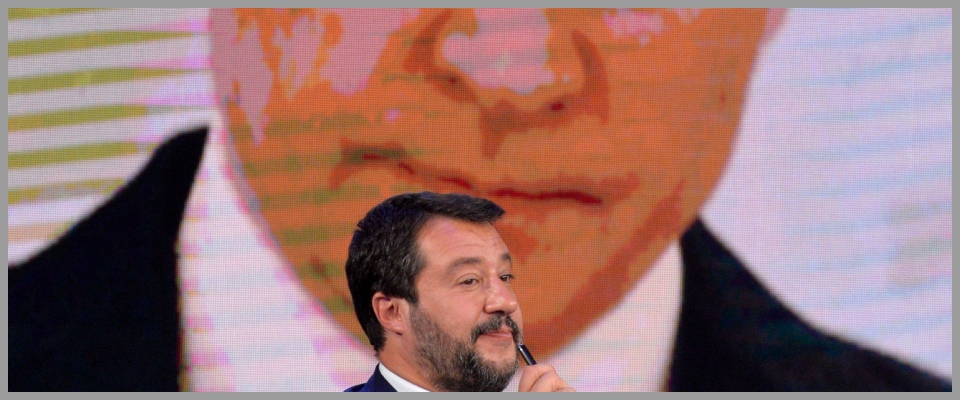 Salvini su Putin si contraddice: vuole difendere l’Occidente dall’Islam ma finge che lo zar non sia un nemico