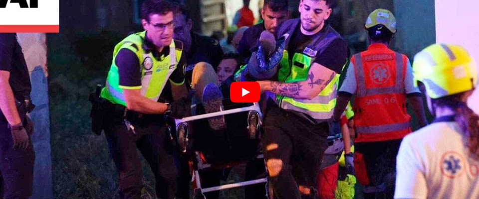 Crolla la terrazza di un bar a Palma di Maiorca: quattro morti, decine di feriti (video)