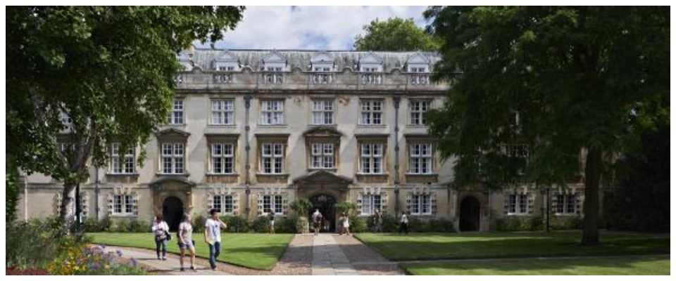 Nuovo inchino al politicamente corretto: Cambridge elimina il termine “anglosassone”: è razzista