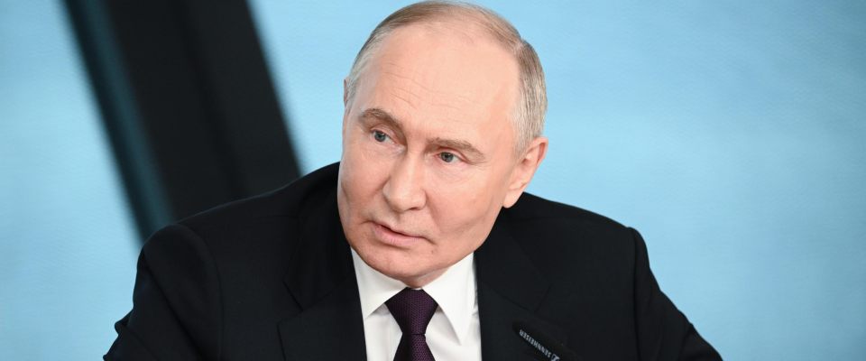 La mossa di Putin alla vigilia delle europee: la nuova minaccia sono le armi a Paesi terzi per colpire l’Occidente