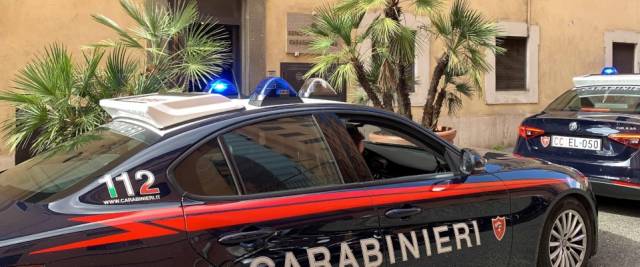 madre invalida vacanza arrestata