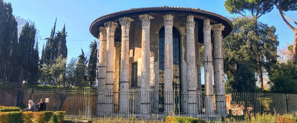 Roma, vandalizzato il Tempio di Ercole Vincitore: arrestato straniero senza documenti e droga in tasca