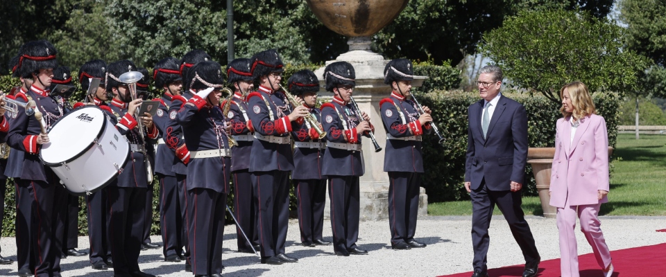 Bilaterale a Roma, Meloni: “Con Starmer legame solido, il modello Albania può essere la chiave” (video)