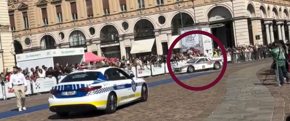 Paura al salone dell’auto di Torino: vettura piomba sulla folla, 15 feriti (video)