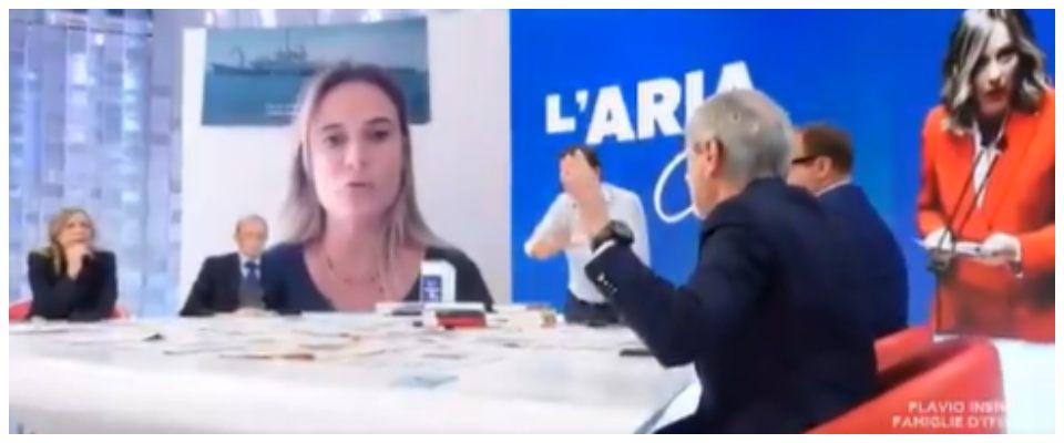 Alemanno smaschera la portavoce di Sea Watch sotto gli occhi di Fassino: “Vi date appuntamento con gli scafisti” (video)