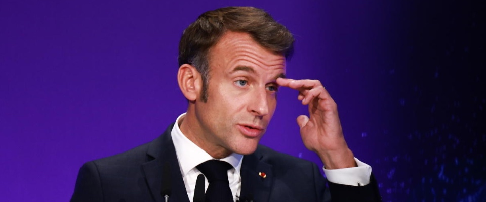 Macron precipita verso il suo minimo storico: popolarità al 22%. I francesi gli presentano il conto