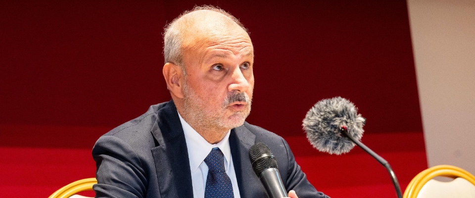 Tumori, Schillaci: “Dieci milioni di euro l’anno per la prevenzione. La lotta al cancro è una priorità del governo”