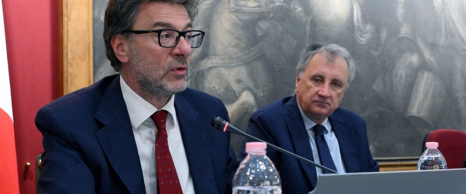 Giorgetti: “L’Italia fuori dalla procedura per deficit dal 2027. Non lasceremo indietro nessuno”