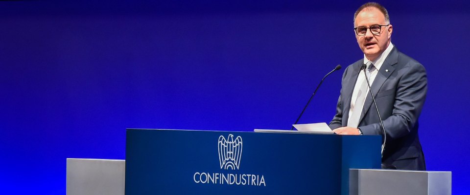 Orsini a Giorgetti: “L’industria pronta a fare la sua parte”. La sinistra continua a gridare al vento