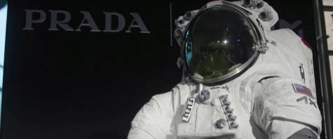 Prada astronauti Luna