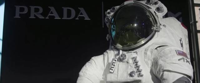 Prada astronauti Luna