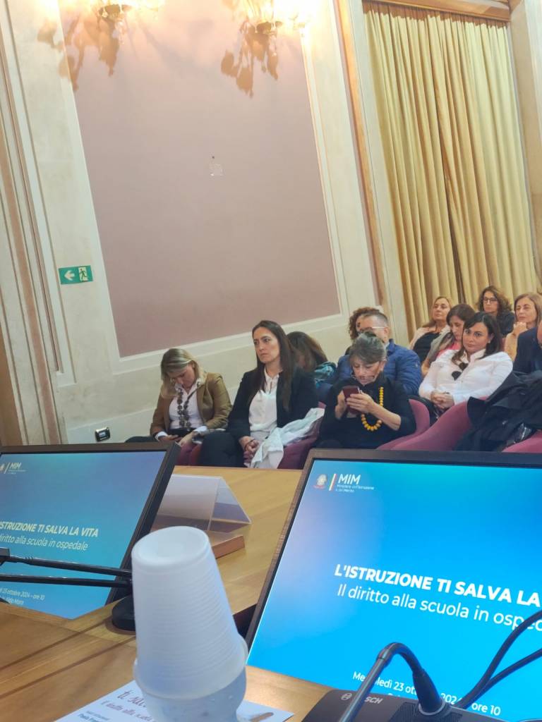 Scuola in ospedale, storie belle di “pazientini” curati e di docenti coraggiosi in un convegno al Mim