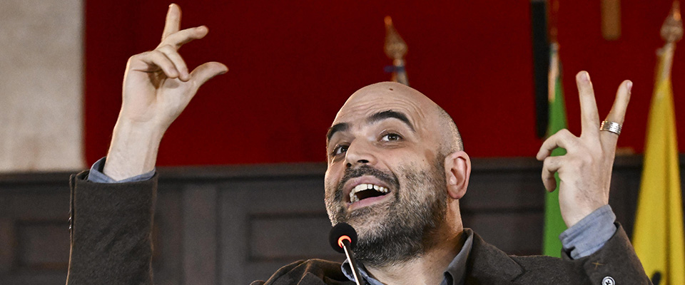 Saviano va in Germania solo per spalare fango sull’Italia: “C’è la dittatura”. E tace sul suo flop tv