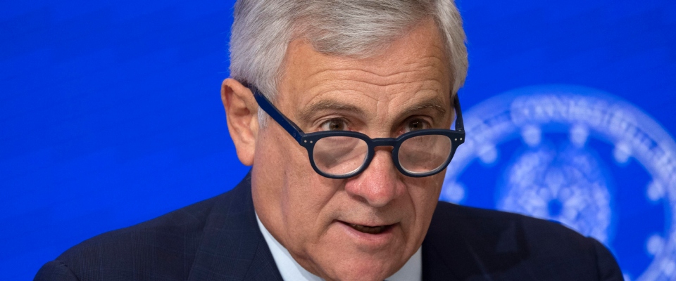 Tajani da Vespa: “Lavoriamo per una de escalation. Servono 2 zone cuscinetto tra Israele e Libano”