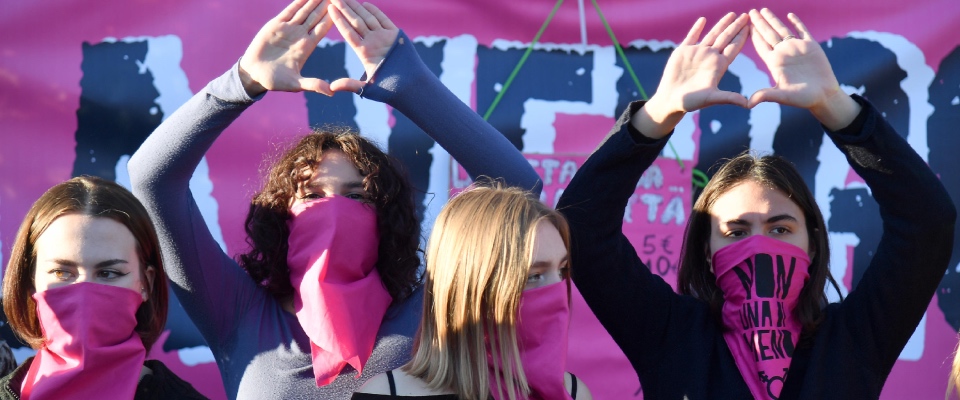 Femminismo o opportunismo? Le manifestazioni strumentalizzate e l’Onu in silenzio