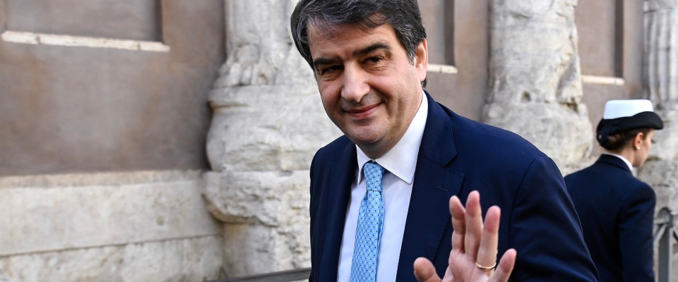 Fitto si dimette da ministro: “Due anni intensi ed entusiasmanti”. Scatta il toto nomi sul successore