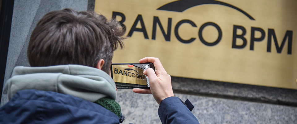 Unicredit-Bpm, l’incubo del taglio di 6mila dipendenti. Urso: “Il sistema bancario italiano è solido”