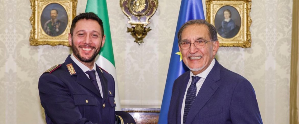 La Russa riceve in Senato Di Martino, il poliziotto eroe accoltellato da un marocchino