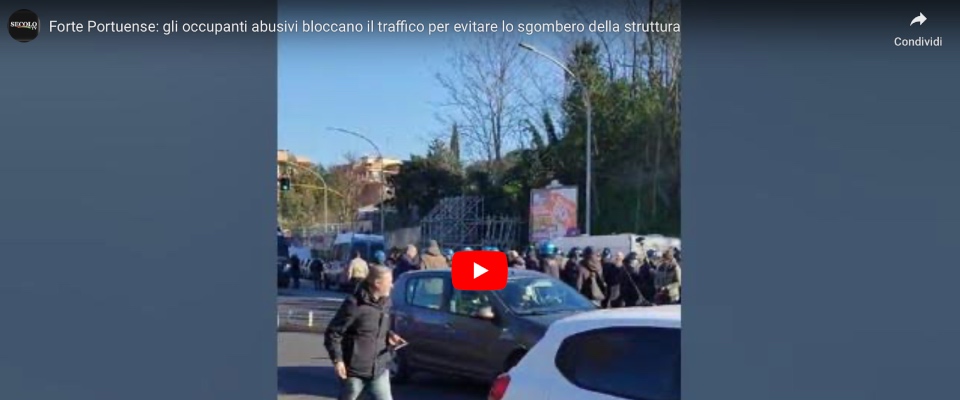 La polizia sgombera il Forte Portuense dagli occupanti abusivi. Dieci agenti feriti nel blitz (video)