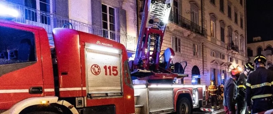 Tragedia nel Milanese, in fiamme un appartamento al secondo piano: 1 morto e 1 ferito grave