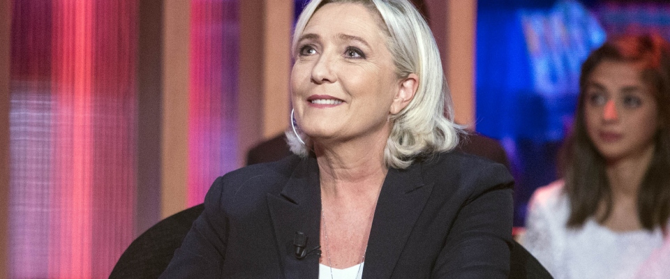 Sondaggio choc de Le Figaro: vento in poppa per Marine Le Pen che “cresce” ancora e tocca il 38%