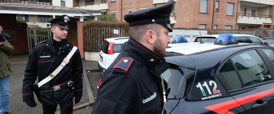 Arrestato un anarchico per l’attentato alla caserma dei carabinieri a Firenze. Era agli arresti domiciliari