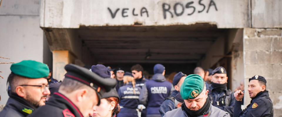 vela rossa scampia piantedosi