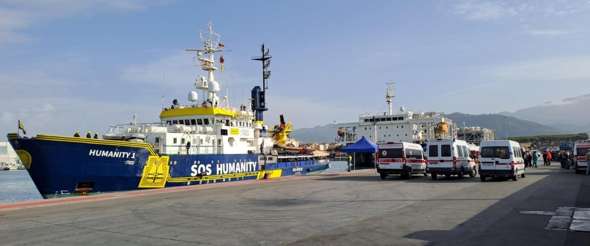 Schiaffo alla Ong, la sentenza che dà ragione al governo: giusto il fermo, mise in pericolo i migranti