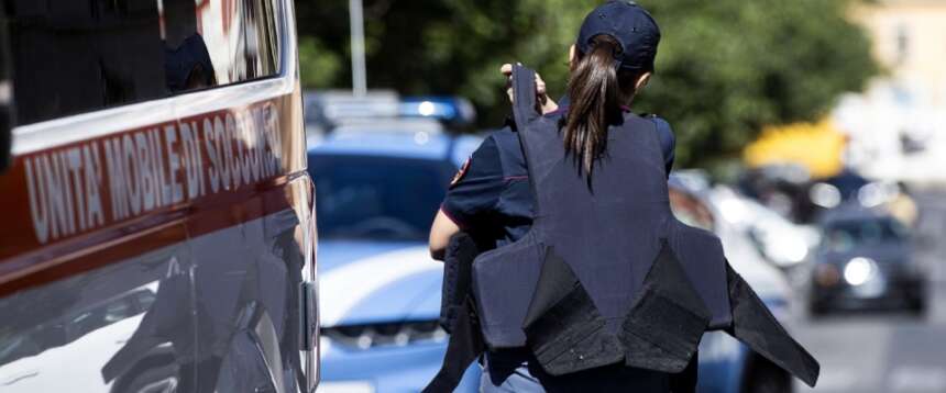 Roma, poliziotta salva un uomo colpito da infarto: il malore durante l’allenamento in palestra