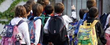 Milano tenta di rapire due bambini fuori scuola