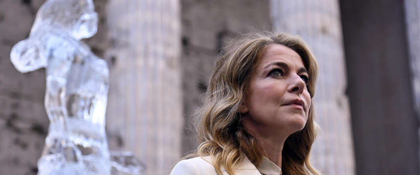 8 marzo, per Claudia Gerini c’è poco da festeggiare: “Ma la Meloni ha rotto un tabù, ora una donna al Quirinale”