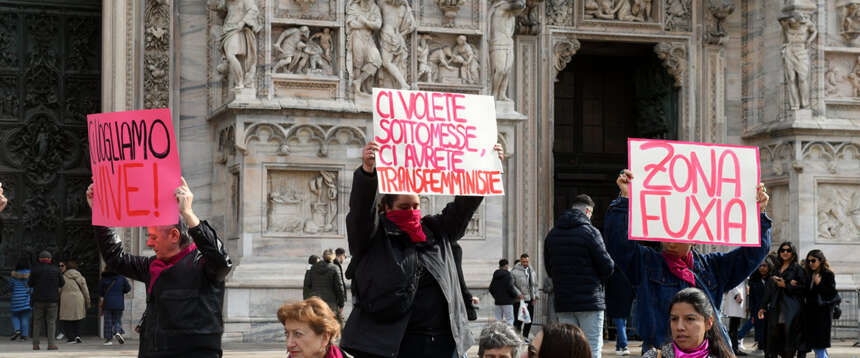 Festa della donna, sinistra da ridere: sciopero dei treni (contro Salvini) e “transfemministe” in piazza contro Meloni…