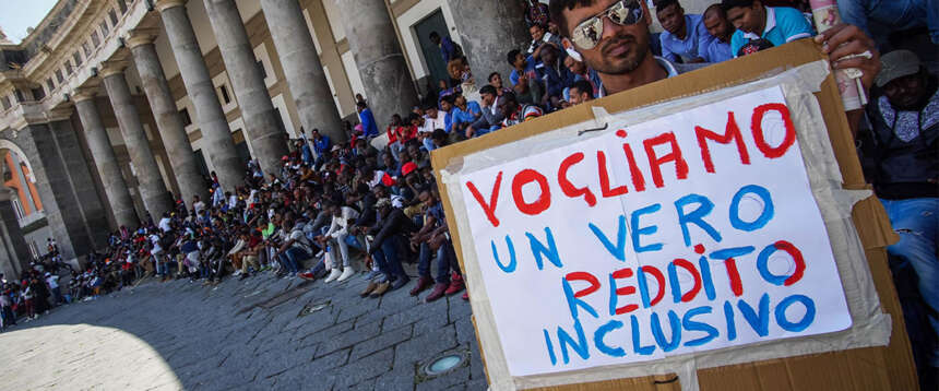 Altra sentenza-rossa: “reddito” anche ai migranti che sono da poco in Italia. Il “buco” di Conte si allarga